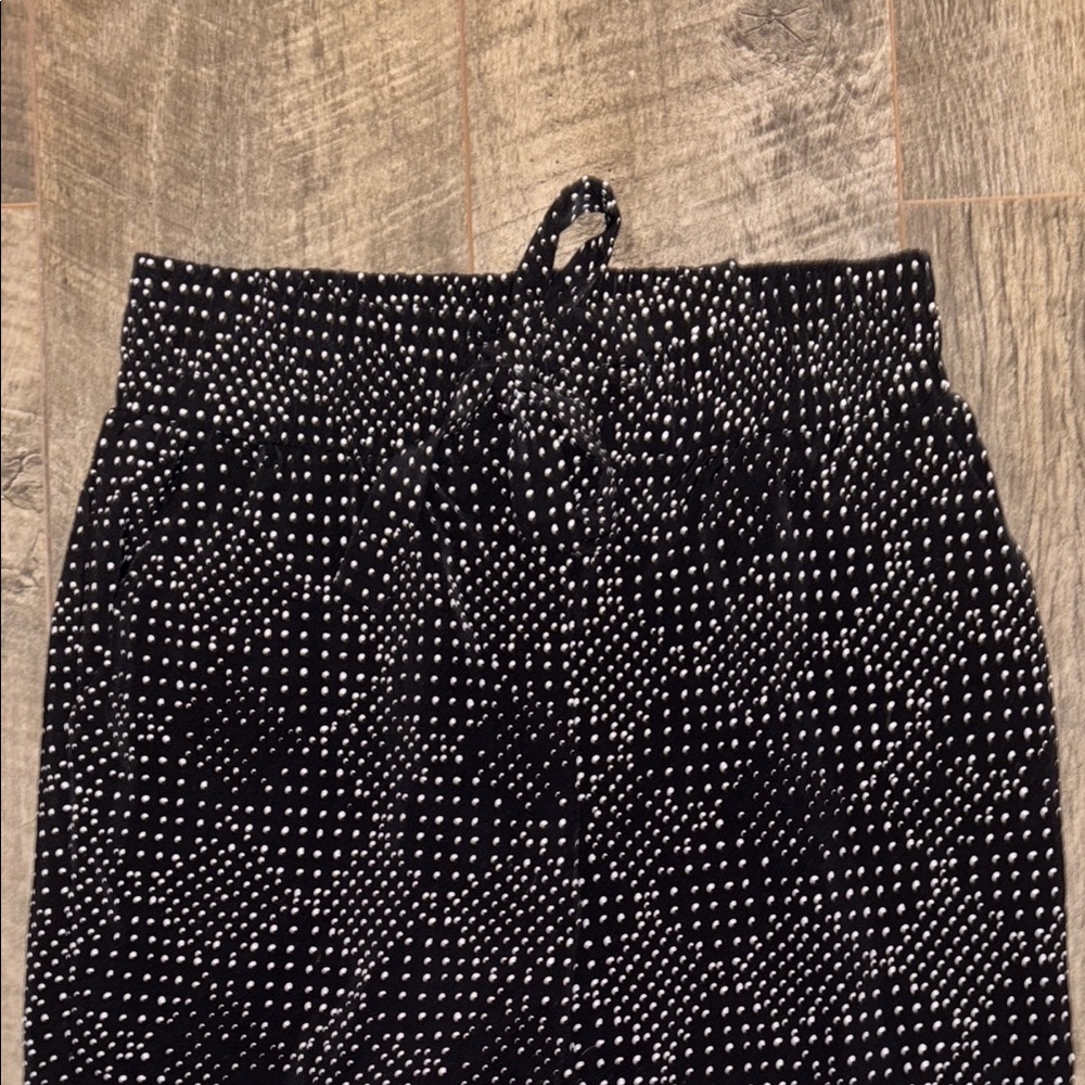 💜💜 Black and White Polka Dot Adorable Capri Summer Jogger Dress Pants - Picture 2 of 10